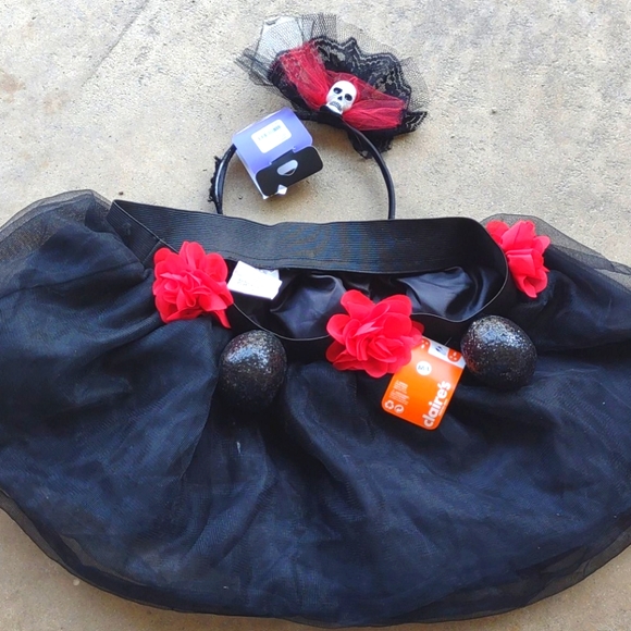 Halloween costumes - Picture 1 of 4